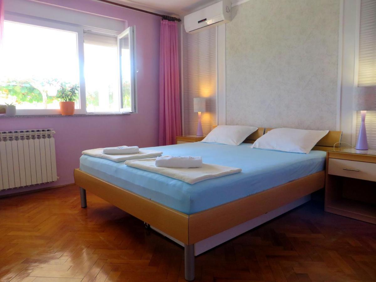 Beach Apartments Roza - The Garden Apartment Biograd Na Moru Eksteriør billede